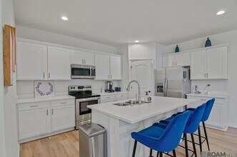 5618 Cottage Lake Dr in Baton Rouge, LA - Building Photo - Building Photo