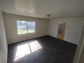 14644 Kellogg School Rd in Hickory Corners, MI - Building Photo - Building Photo