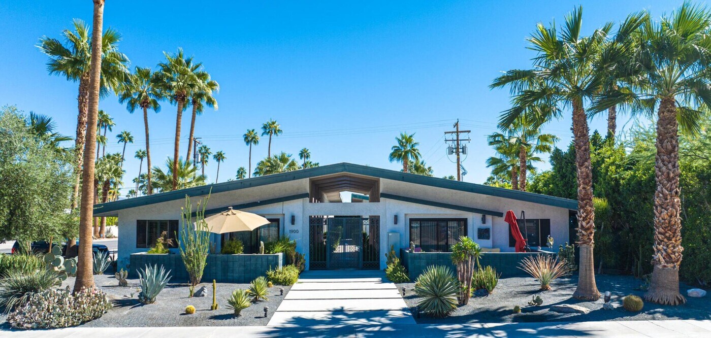 1900 S Camino Real in Palm Springs, CA - Building Photo