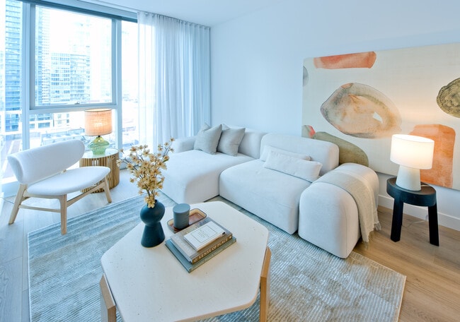 1 Square Phillips in Montréal, QC - Building Photo - Building Photo