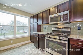 1769 Knapp St NE in Grand Rapids, MI - Foto de edificio - Building Photo