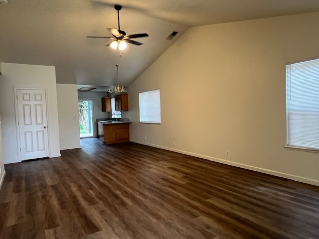 1061 Windsor Way in Chico, CA - Building Photo