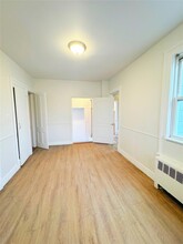 67 Coles St in Glen Cove, NY - Building Photo - Building Photo