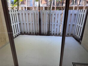 15389 S Dixie Hwy in Palmetto Bay, FL - Building Photo - Building Photo