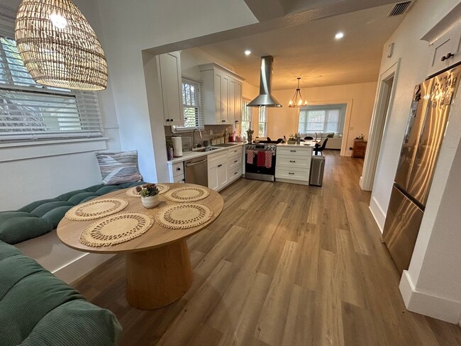 property at 2527 Highland St S