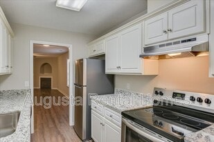 101 Kelly Dr in Aiken, SC - Building Photo