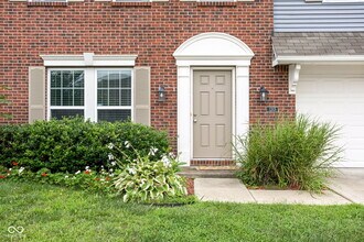 1265 Blue Haven Way in Greenwood, IN - Building Photo - Building Photo