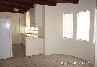 3574 E Bellevue St in Tucson, AZ - Foto de edificio - Building Photo