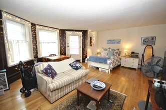 186 Beacon St, Unit 1B in Boston, MA - Building Photo - Building Photo