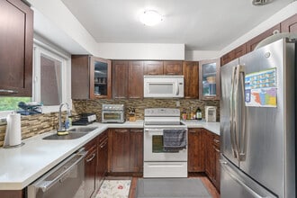 2606 E 18th Ave in Vancouver, BC - Building Photo - Building Photo
