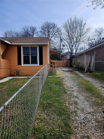 2530 Camel Ct in Dallas, TX - Building Photo - Building Photo