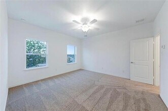 9920 Hennings St in Irving, TX - Building Photo - Building Photo