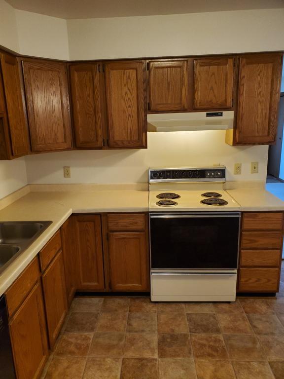 1377 Doman Dr in New Richmond, WI - Building Photo - Building Photo