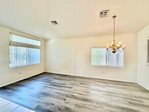 9867 Ashton Pines Ct in Las Vegas, NV - Building Photo - Building Photo