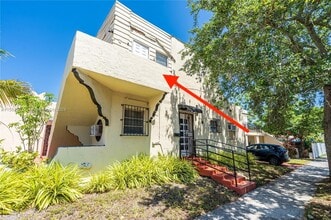 2292 SW 16th Ter, Unit 3 in Miami, FL - Building Photo - Building Photo