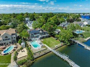 74 Seneca Pl in Oceanport, NJ - Building Photo - Building Photo