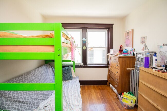 55 Franklin St, Unit 1 in Brookline, MA - Foto de edificio - Building Photo