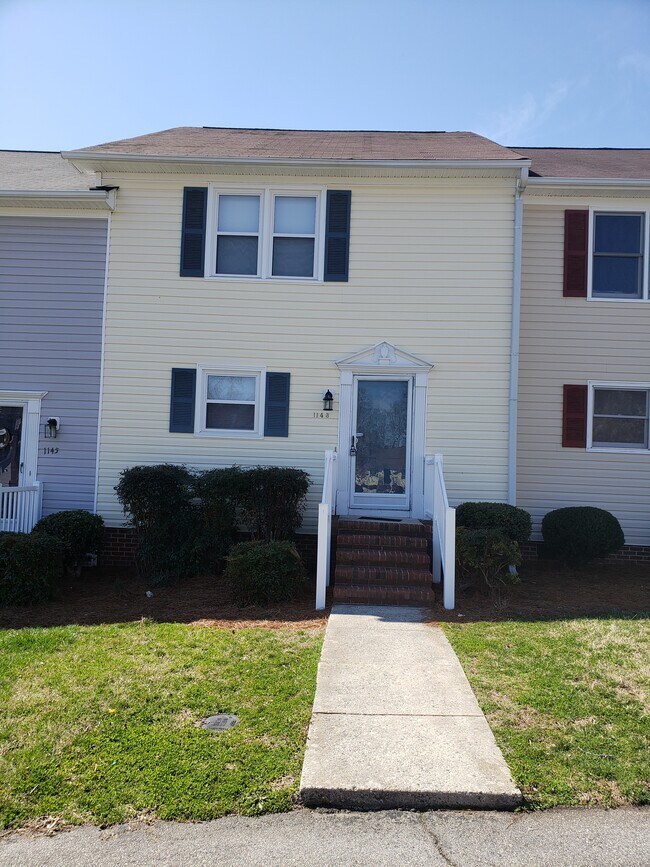 1143 Glendale Dr Rentals in Greensboro, NC