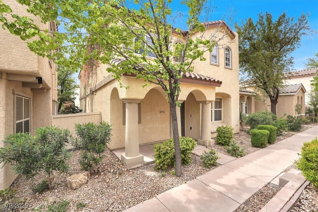 8556 Osmerea Ct in Las Vegas, NV - Building Photo