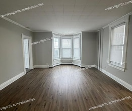 136 Matteson St in Dyer, IN - Foto de edificio - Building Photo