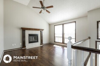 1210 Aspen Dr in Greenwood, MO - Building Photo - Building Photo