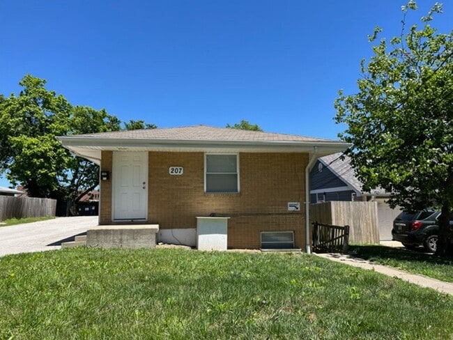 property at 207 Highview Ave