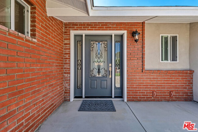 24114 Gilmore St in Los Angeles, CA - Building Photo - Building Photo