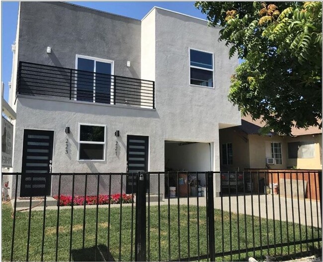 221 W 85th St in Los Angeles, CA - Building Photo - Building Photo