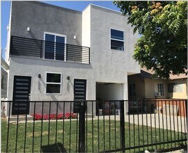 221 W 85th St in Los Angeles, CA - Building Photo - Building Photo