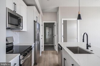 2401 Washington Ave in Philadelphia, PA - Foto de edificio - Building Photo