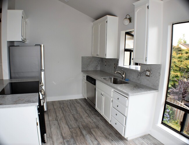 2036 Seascape Blvd in Aptos, CA - Building Photo - Building Photo