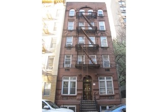 239 E 28th St in New York, NY - Building Photo - Building Photo