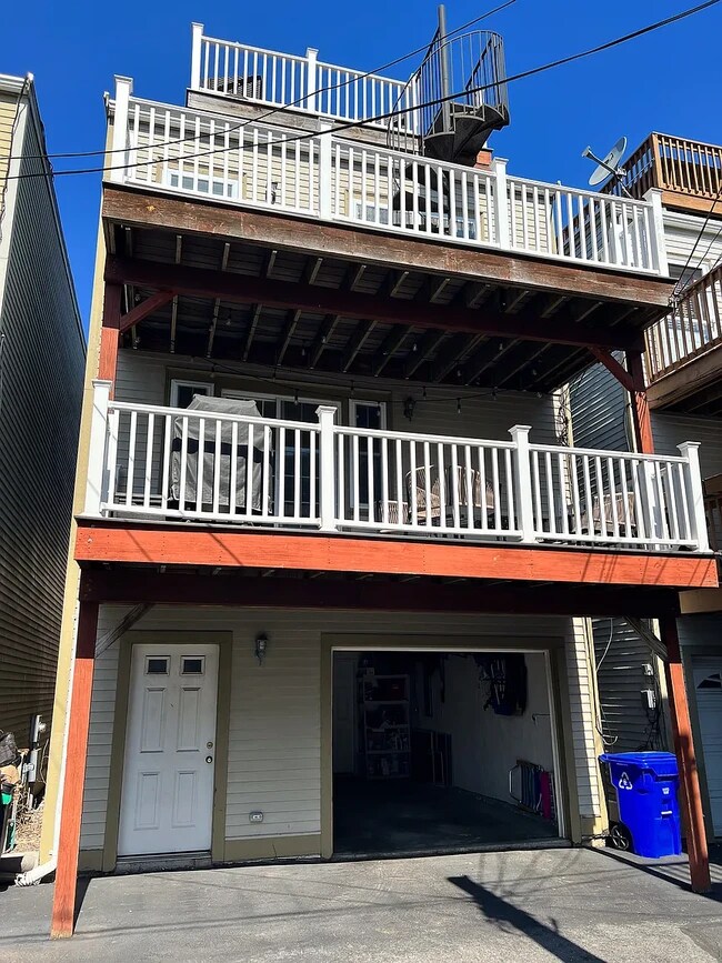 153 D St, Unit 153 in Boston, MA - Building Photo - Building Photo
