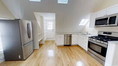 87 Morrison Ave, Unit 2R in Somerville, MA - Foto de edificio - Building Photo