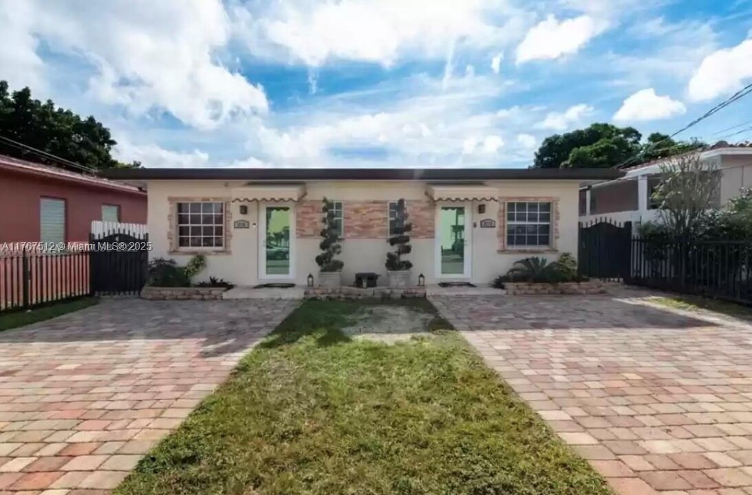 3172 SW 2nd St in Miami, FL - Building Photo