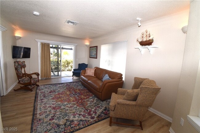 6889 Beverly Glen Ave in Las Vegas, NV - Building Photo - Building Photo