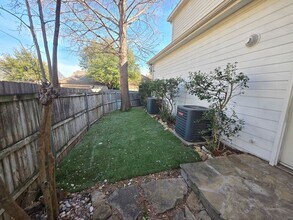 6116 Thursby Ave in Dallas, TX - Building Photo - Building Photo