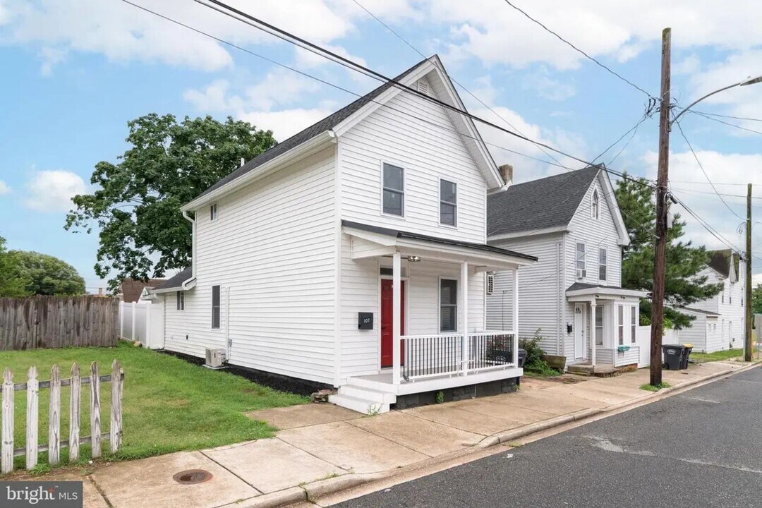 107 West St in Milford, DE - Building Photo