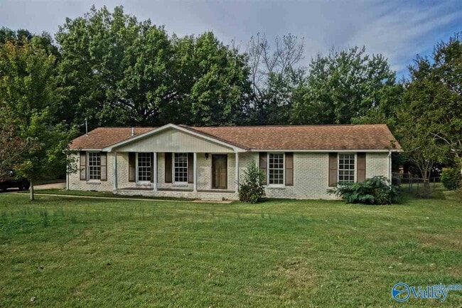 5300 Whitesburg Dr in Huntsville, AL - Building Photo - Building Photo
