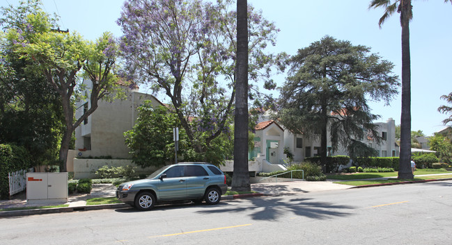 Residential Condominium in Glendale, CA - Building Photo - Building Photo