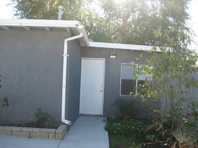 7402 Summitrose St in Tujunga, CA - Building Photo - Building Photo