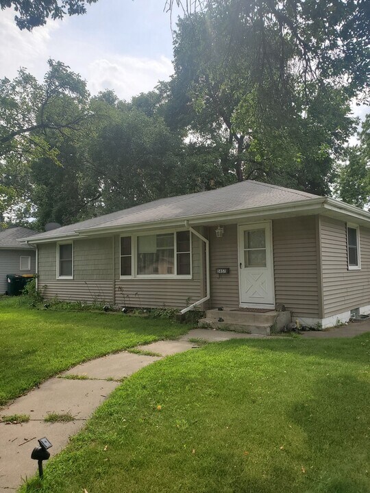 5857 N Colfax Ave in Minneapolis, MN - Building Photo