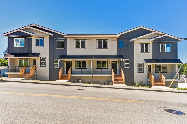 424 Mitchell Ave in Port Orchard, WA - Building Photo - Building Photo