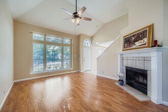 2812 Little Elm Trail in Cedar Park, TX - Building Photo - Building Photo