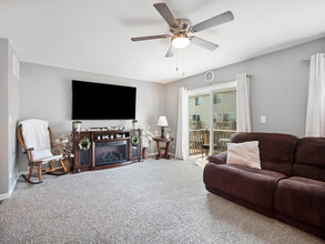 2391 Alison Ave in Pingree Grove, IL - Foto de edificio - Building Photo