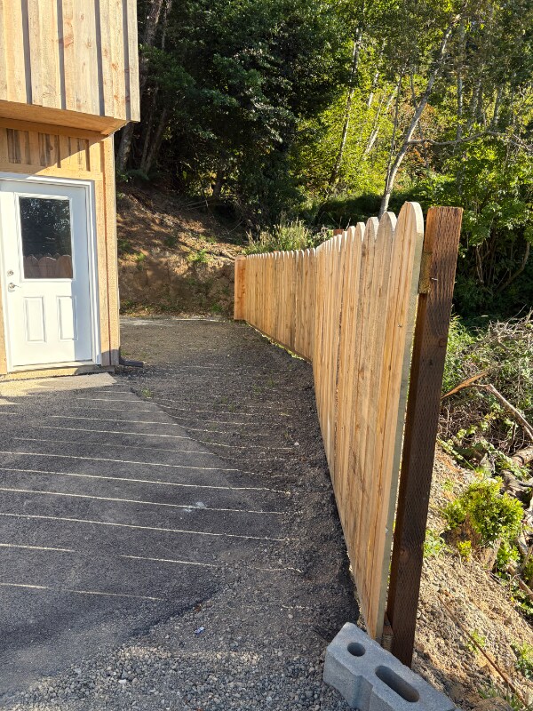 682 Elm Ave, Unit 682 elm in Reedsport, OR - Building Photo - Building Photo