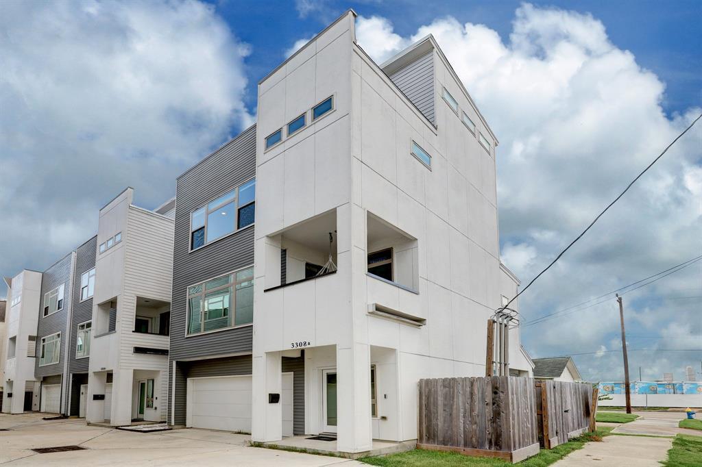 3308 Pease St in Houston, TX - Building Photo