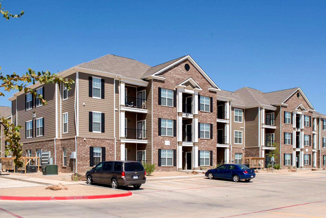 RESERVES AT SOUTH PLAINS in Lubbock, TX - Building Photo