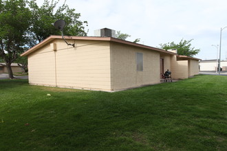 Al Landsman Gardens in Henderson, NV - Building Photo - Building Photo