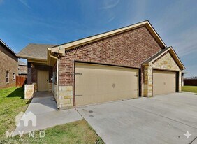 741 Rolling Terrace Cir in Granbury, TX - Building Photo